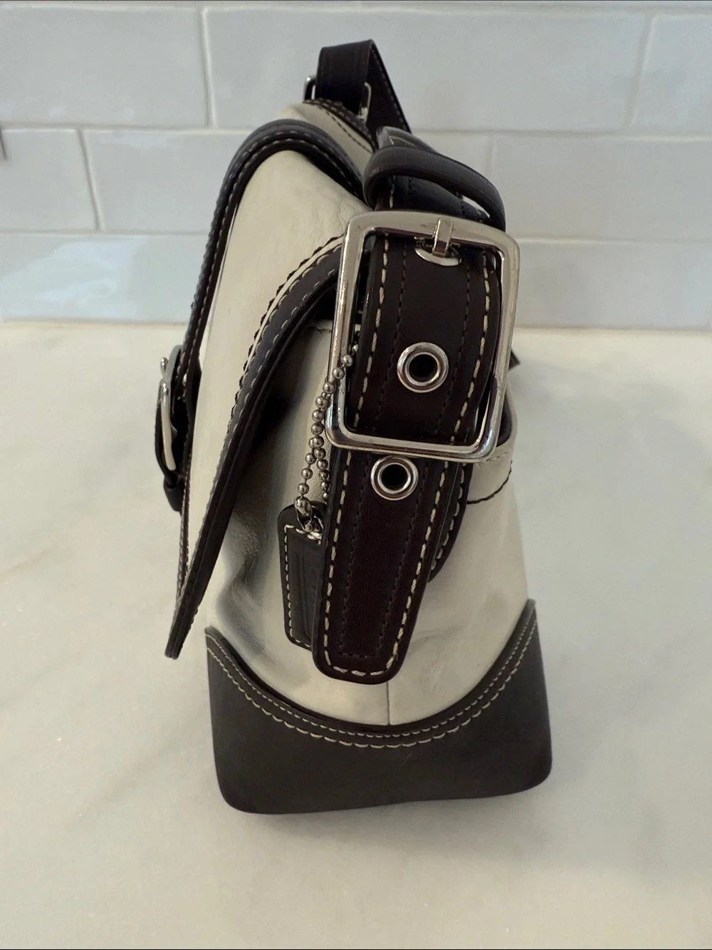Y2K Coach Hampton Flap Two-Tone White and Dark Brown Leather No E0787-F11196 Bag